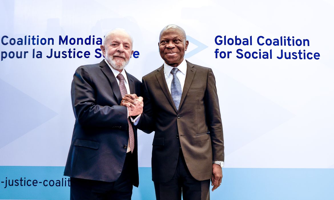Ricardo Stuckert / PR 13.06.2024. Genebra, Suíça. - Presidente da República, Luiz Inácio Lula da Silva com e Diretor-Geral da Organização Internacional do Trabalho, Gilbert Houngbo, durante Sessão de Encerramento do Fórum Inaugural da Coalizão Global para a Justiça Social no âmbito da 112a Conferência Internacional do Trabalho, no Palácio das Nações.
Foto: Ricardo Stuckert / PR