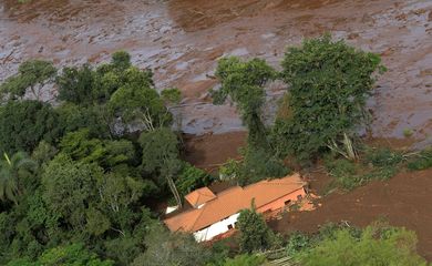 A house is seen in an area next to a dam owned by Brazilian miner Vale SA that burst, in Brumadinho, Brazil January 25, 2019. REUTERS/Washington Alves
