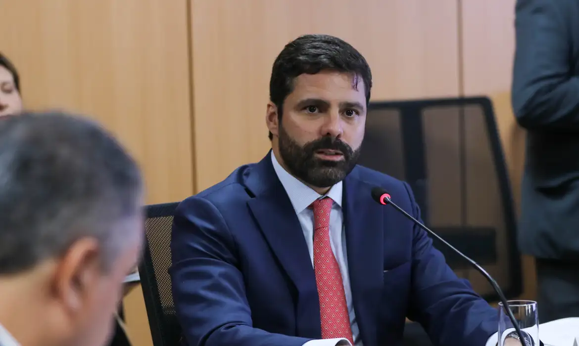 Brasília, 04/12/2024 - Secretário-executivo do Ministério da Justiça , Manoel Carlos de Almeida Neto, na reunião do Conselho Consultivo do Sistema Brasileiro de Inteligência. Foto: Wilson Dias/ Agência Brasil