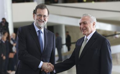 Brasília - O presidente Michel Temer recebe o presidente do Governo da Espanha, Mariano Rajoy, em cerimônia de boas-vindas, no Palácio do Planalto.(Antonio Cruz/Agência Brasil)