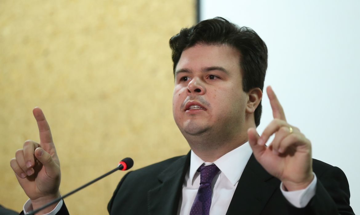 Brasília - O ministro de Minas e Energia, Fernando Coelho Filho, fala sobre a extinção da Reserva Nacional do Cobre e seus Associados (Fabio Rodrigues Pozzebom/Agência Brasil)