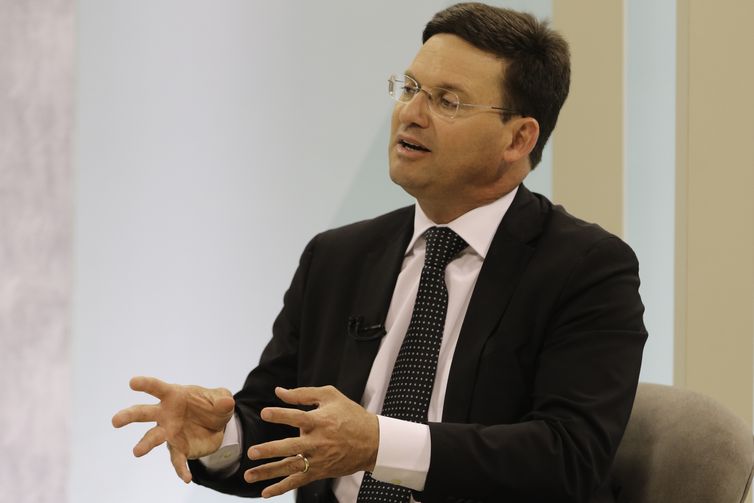 O ministro da Cidadania, João Roma, explica como será o Auxílio Brasil 