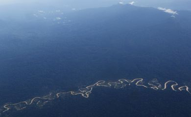 Alto Alegre (RR), 10/02/2023 - Vista em sobrevoo do rio Mucajaí, afetado pelo garimpo ilegal na Terra Indígena Yanomami. Foto: Fernando Frazão/Agência Brasil