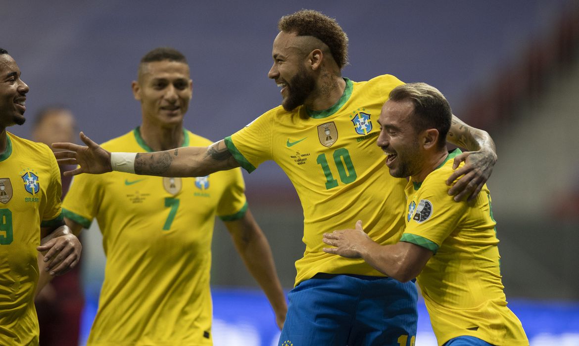 Brasil bate a Venezuela na estreia da Copa América