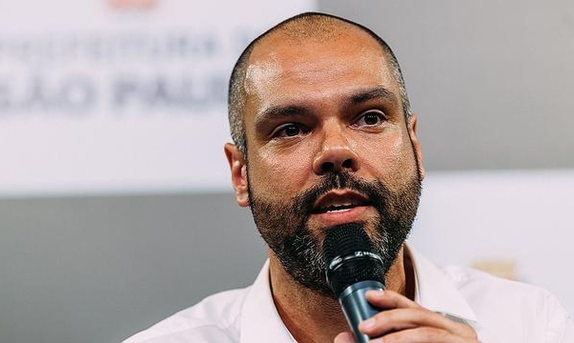 Covas confirma que vai despejar famílias na região da Cracolândia Covas confirma que vai despejar famílias na região da Cracolândia