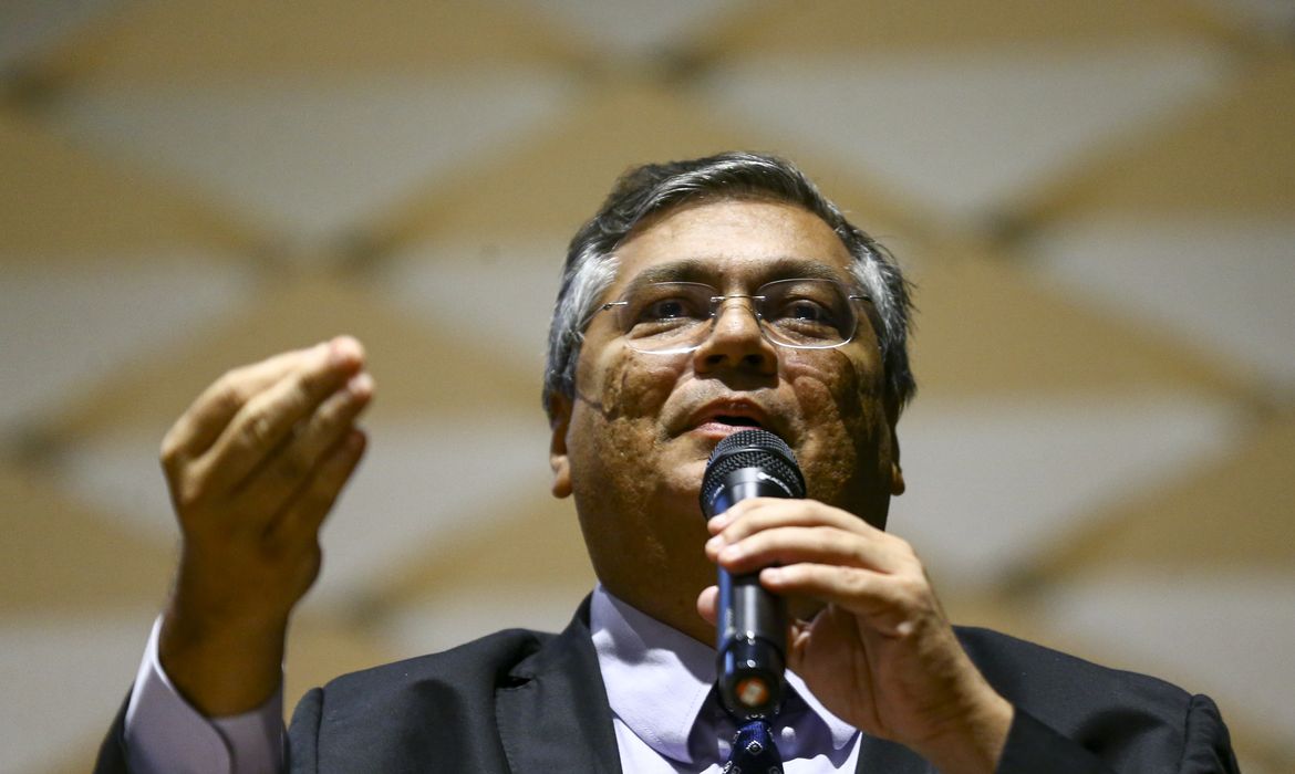 O ministro da Justiça e Segurança Pública, Flávio Dino, durante cerimônia de posse do diretor-geral da PF, na sede da corporação, em Brasília.