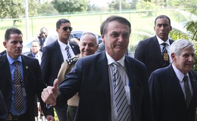 O presidente Jair Bolsonaro visita a Secretaria de Segurança e Coordenação Presidencial do Gabinete de Segurança Institucional (GSI). Acompanha o ministro do Gabinete Segurança Institucional (GSI), general Augusto Heleno.