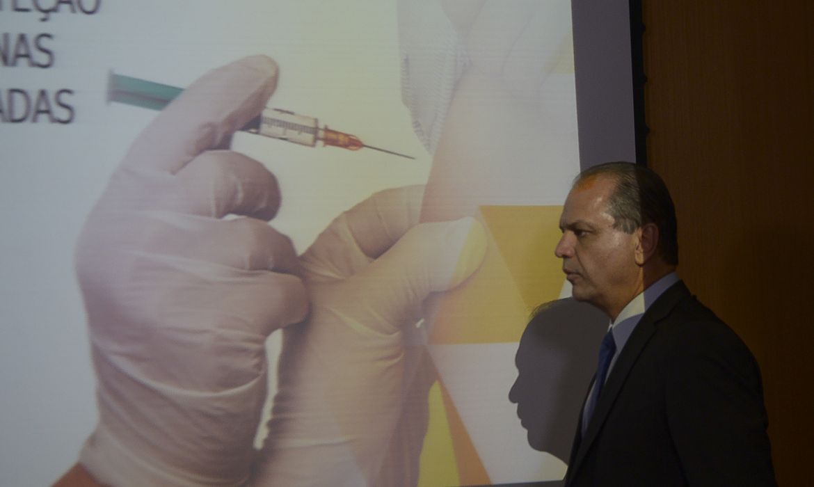 Brasília - O ministro da Saúde, Ricardo Barros, fala sobre a situação da febre amarela nas regiões afetadas pela doença (Marcello Casal Jr/Agência Brasil)