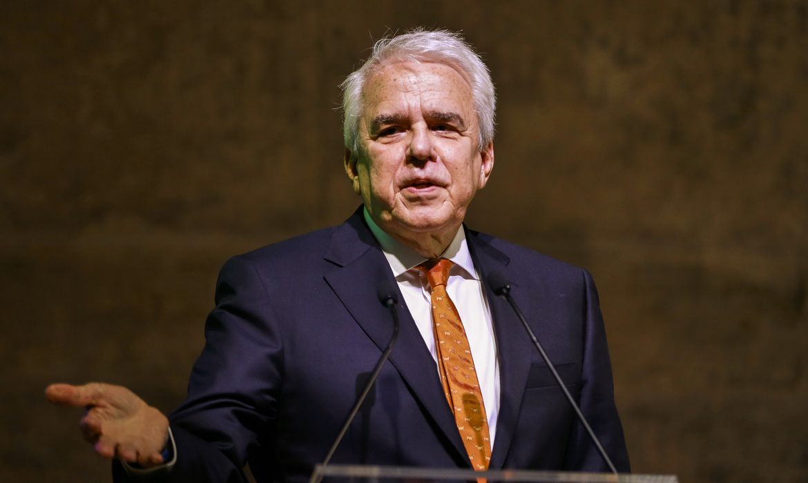 O presidente da Petrobras, Roberto Castello Branco, fala no Seminário 