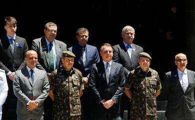  O presidente Jair Bolsonaro chega a Escola de Comando e Estado-Maior do Exército (ECEME), na Urca