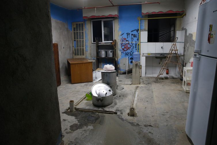 Espaço em reforma feita por moradores onde funcionará a cozinha industrial da Ocupação Manuel Congo, um prédio abandonado do INSS na Cinelândia, no centro do Rio, habitado por 42 famílias.