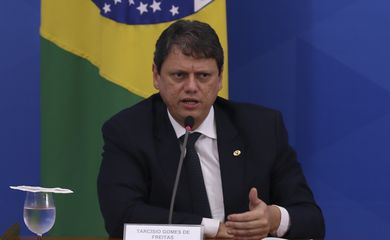 O ministro da Infraestrutura, Tarcísio Freitas, durante coletiva de imprensa no Palácio do Planalto