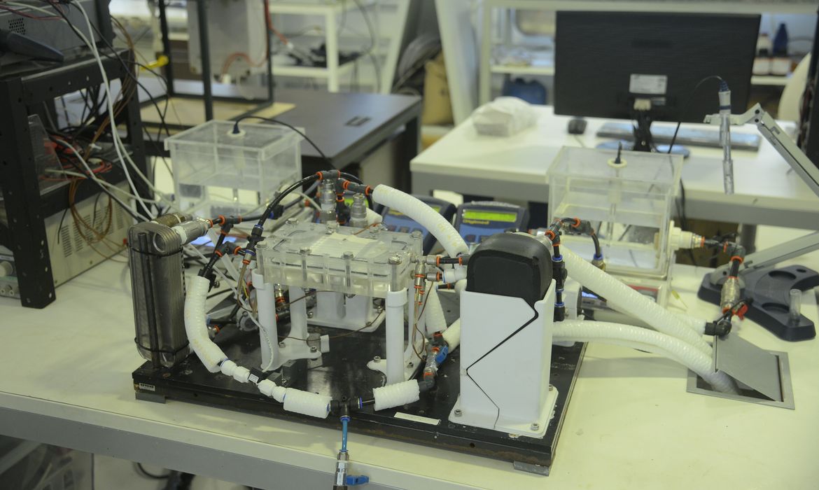 Equipamentos de estudos para o desenvolvimento da Ilha de policogeração sustentável capaz de gerar eletricidade, água destilada, biocombustível e outros insumos na COPPE/UFRJ