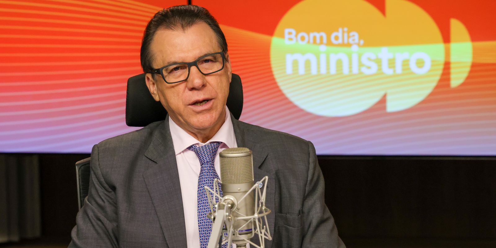 Fim da escala 6×1 depende de mobilização social, diz ministro