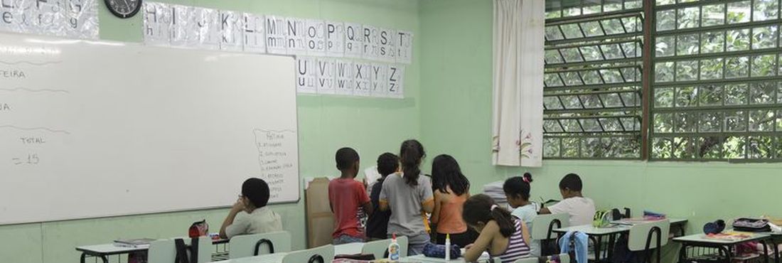 Porto Alegre - Sala de aula na Escola Municipal Ana Íris do Amaral