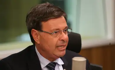 O ministro do Turismo, Gilson Machado Neto, é entrevistado no programa A Voz do Brasil.