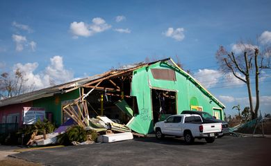 Local da Flórida atingido por furacão Ian