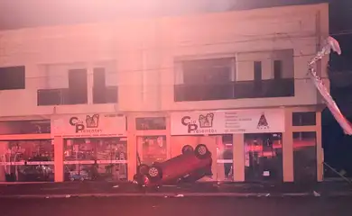 Paraná 08/11/2025 - Ciclone extratropical causa destruição no Paraná; 60 mil casas estão sem energia. Foto:  Ari Dias/AEN