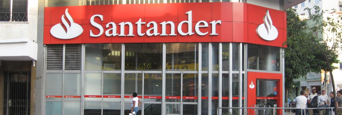 Agência do Banco Santander localizada na Praça Saens Peña, Rio de Janeiro