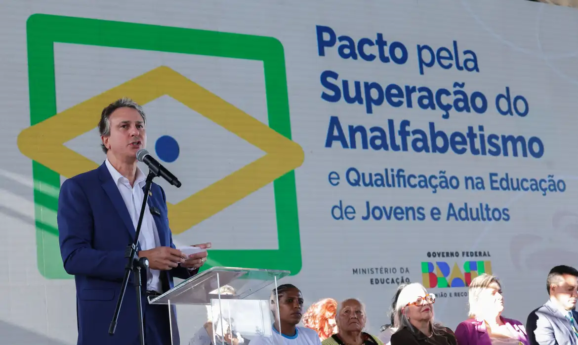 Brasília (DF) 06/06/2024 - Ministro Camilo Santana (Educação) lança Pacto Nacional pela Superação do Analfabetismo de Jovens e Adultos
Foto: Antonio Cruz/Agência Brasil