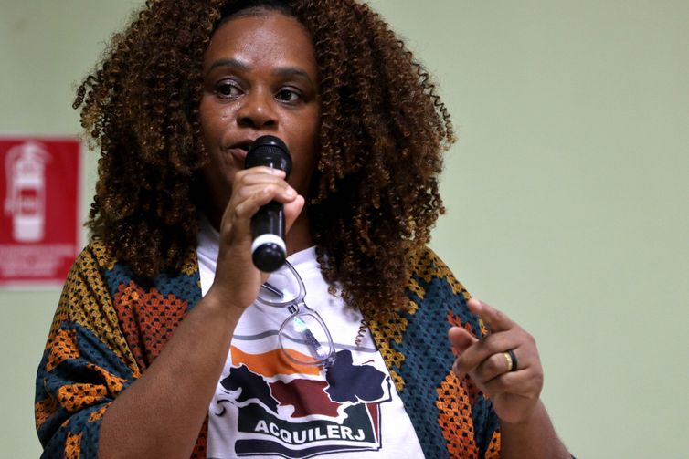 Rio de Janeiro (RJ), 01/03/2024 - Lucimara Muniz, do Quilombo de Custodópolis, fala durante o Seminário Quilombola Nego Bispo, na Defensoria Pública do Rio de Janeiro, centro da cidade. Foto: Tânia Rêgo/Agência Brasil