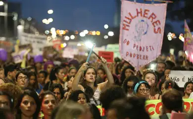 Brasília - Mulheres fazem manifestação por direitos iguais, contra o racismo e contra a violência, na Esplanada dos Ministérios (Fabio Rodrigues Pozzebom/Agência Brasil)