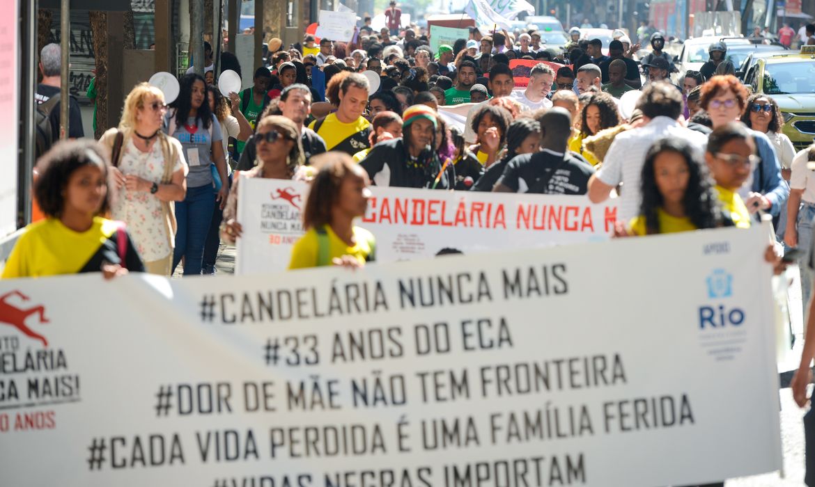 RIO DE JANEIRO (RJ), 24/07/2023 – Ato relembra 30 anos da Chacina da Candelária, no centro da capital fluminese. Foto: Tomaz Silva/Agência Brasil