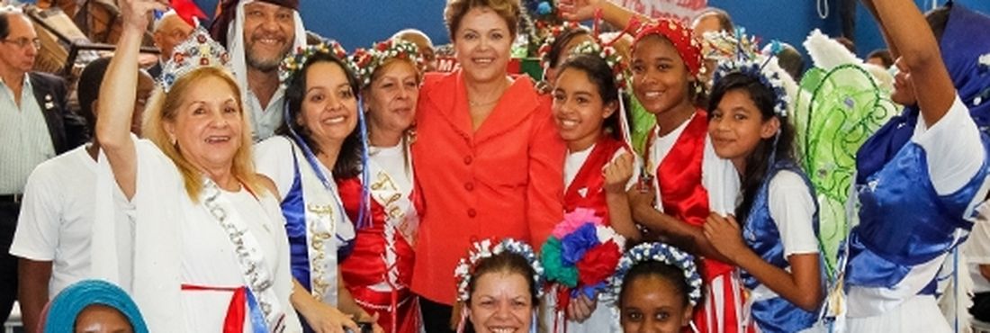 Dilma ao lado dos cooperativistas