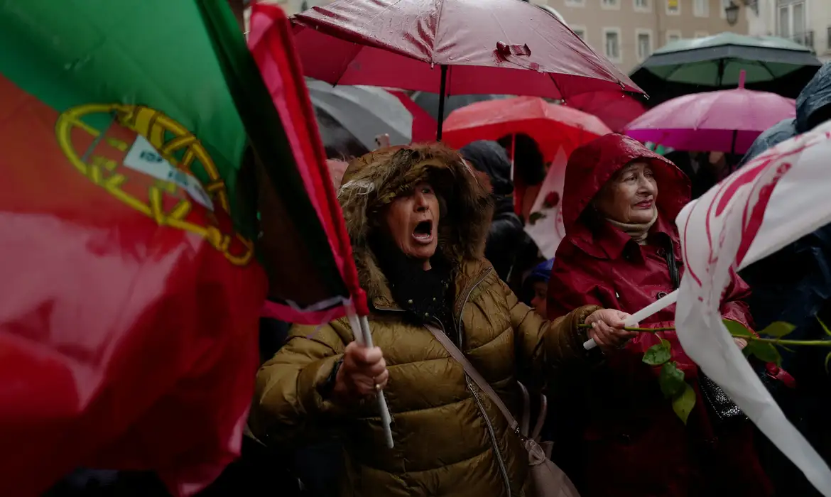 Eleições terminam em Portugal com abstenção entre 32% e 46,5