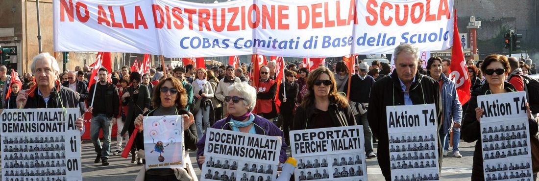 Milhares de manifestantes saíram às ruas de Roma para protestar contra cortes na educação