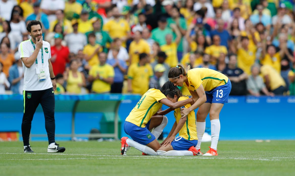 Rio de Janeiro - Seleção brasileira de futebol feminino perde semifinal nos pênaltis para Suécia no Maracanã e vai disputar o bronze (Fernando Frazão/Agência Brasil)