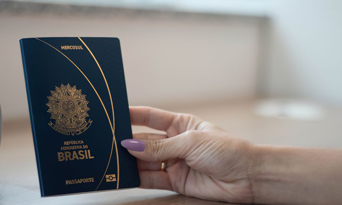 03/10/2023, Polícia Federal e Casa da Moeda dão início à emissão do novo passaporte brasileiro. Foto: Polícia Federal/ Divulgação