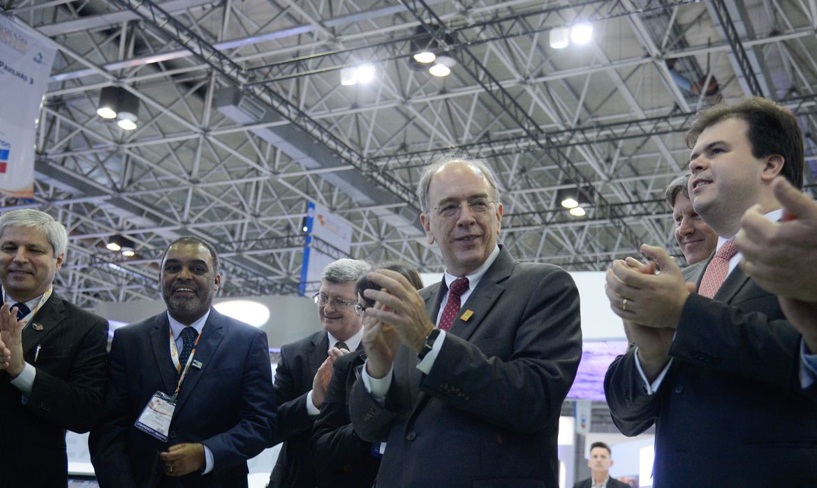 Rio de Janeiro - O presidente da Petrobras, Pedro Parente participa da abertura do stand da empresa na  feira Rio Oil & Gas 2016 na Barra da Tijuca, zona oeste da capital fluminense. (Tomaz Silva/Agência Brasil)