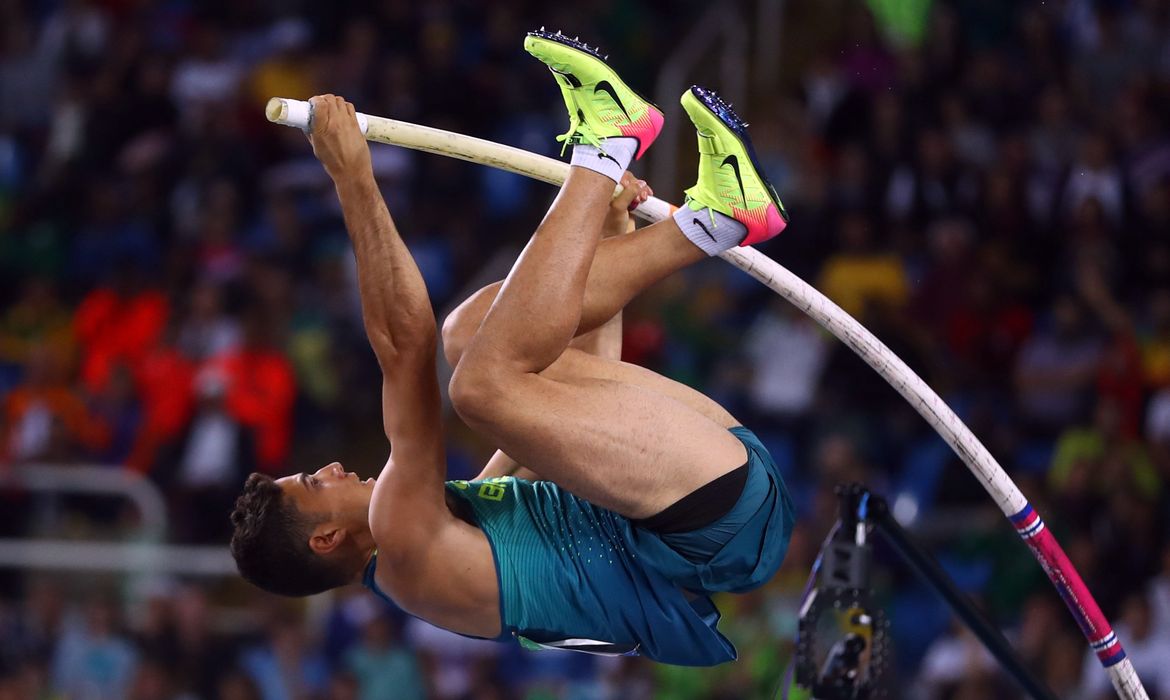 Thiago Silva conquista ouro e bate recorde olímpico no salto com vara