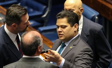 O presidente do Senado, Davi Alcolumbre, durante sessão plenária para votação da PEC 6/2019, que reforma o sistema previdenciário.