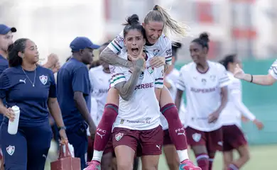 Com gol no fim, Fluminense bate Vitória pelo Brasileirão Feminino