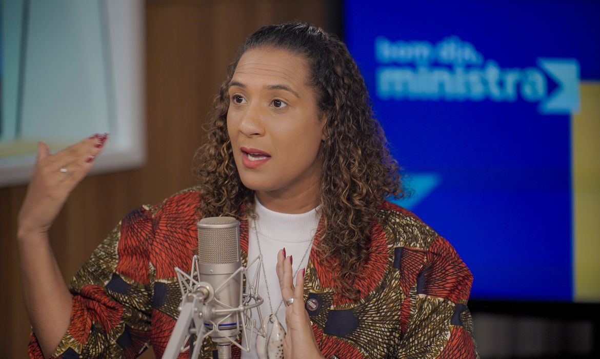 Brasília (DF), 01/11/2023, A Ministra da Igualdade Racial, Anielle Franco, durante entrevista no programa Bom Dia, Ministra, onde falou sobre o balanço das ações em 2023. Nos estúdios da EBC. Foto: Rafa Neddermeyer/Agência Brasil