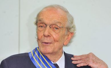 Morre aos 86 anos o jornalista Alberto Dines 