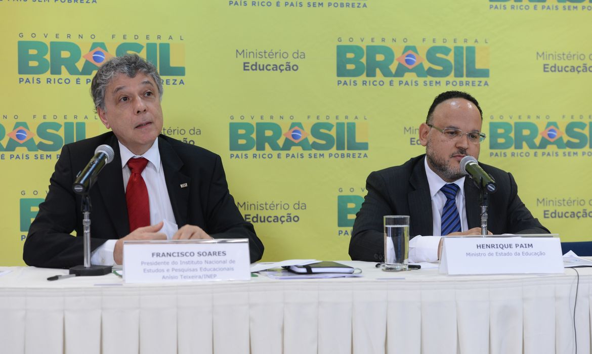 O presidente do Inep, José Francisco Soares, e o ministro da Educação, José Henrique Paim, falam do Enem - Exame Nacional do Ensino Médio (Valter Campanato/Agência Brasil) 