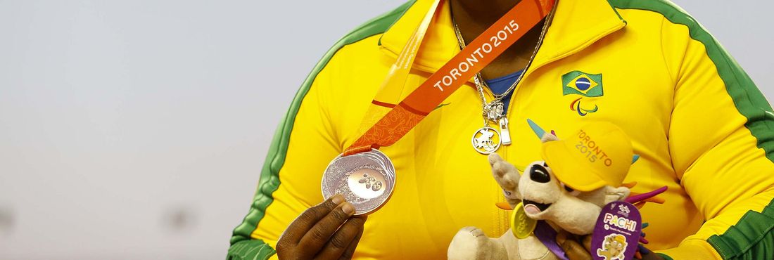 Atleta Rosinha dos Santos ganha medalha no Parapan