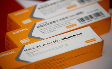 Caixas com vacinas experimentais contra Covid-19 da Sinovac em Pequim. coronavac