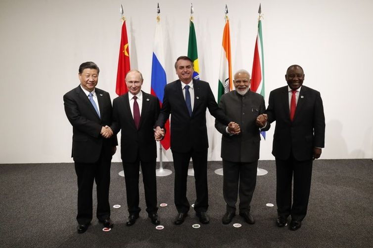 Presidente da Rússia, Vladimir Putin, o Primeiro-Ministro da Índia, Narendra Modi, o Presidente da China, Xi Jinping, e o Presidente da África do Sul, Cyril Ramaphosa.