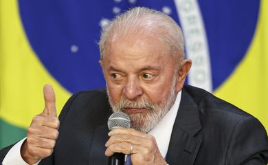 Brasília (DF), 17/09/2024 - O presidente Luiz Inácio Lula da Silva participa da assinatura de convênio entre o Sebrae e a Agência Brasileira de Promoção de Exportações e Investimentos (ApexBrasil), no Palácio do Planalto. Foto: Marcelo Camargo/Agência Brasil