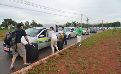 Manifestação dos aeroviarios causa transtornos no aeroporto de Brasilia.