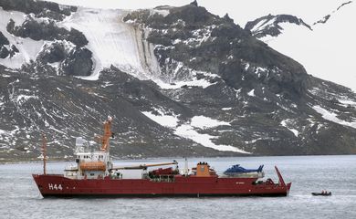 NApOc Ary Rongel (H-44), ex-Polar Queen, é um navio de apoio oceanográfico da Marinha do Brasil.