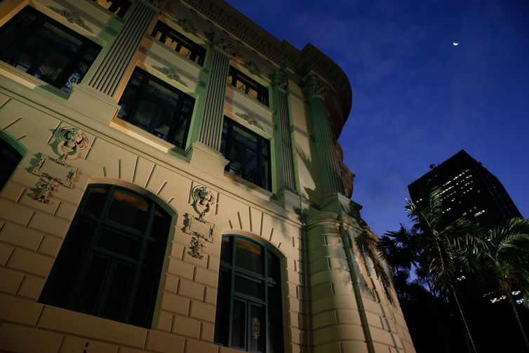 Reinauguração da fachada restaurada da Biblioteca Nacional, na Cinelândia, Rio de Janeiro.