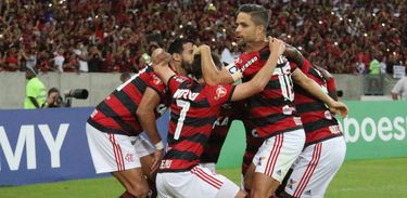 Flamengo 2 X 0 Paraná Clube