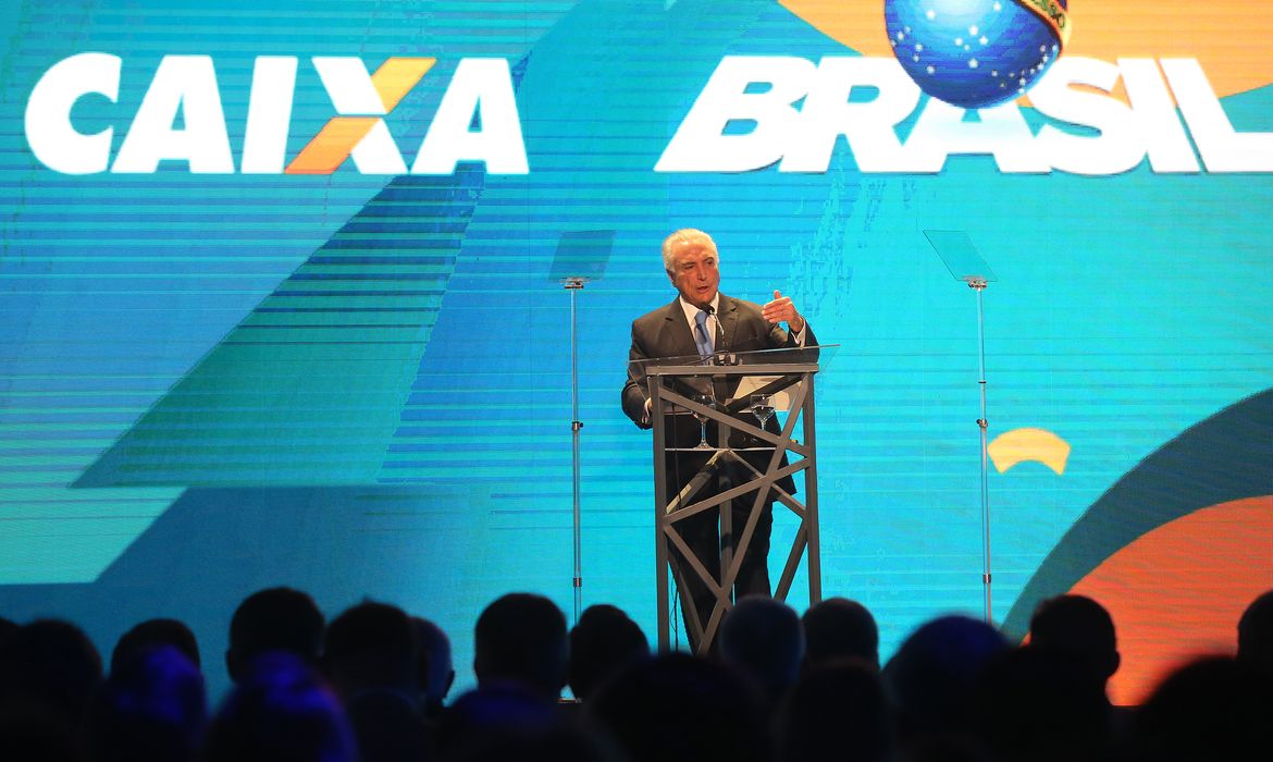 Presidente Michel Temer discursa em evento na Caixa