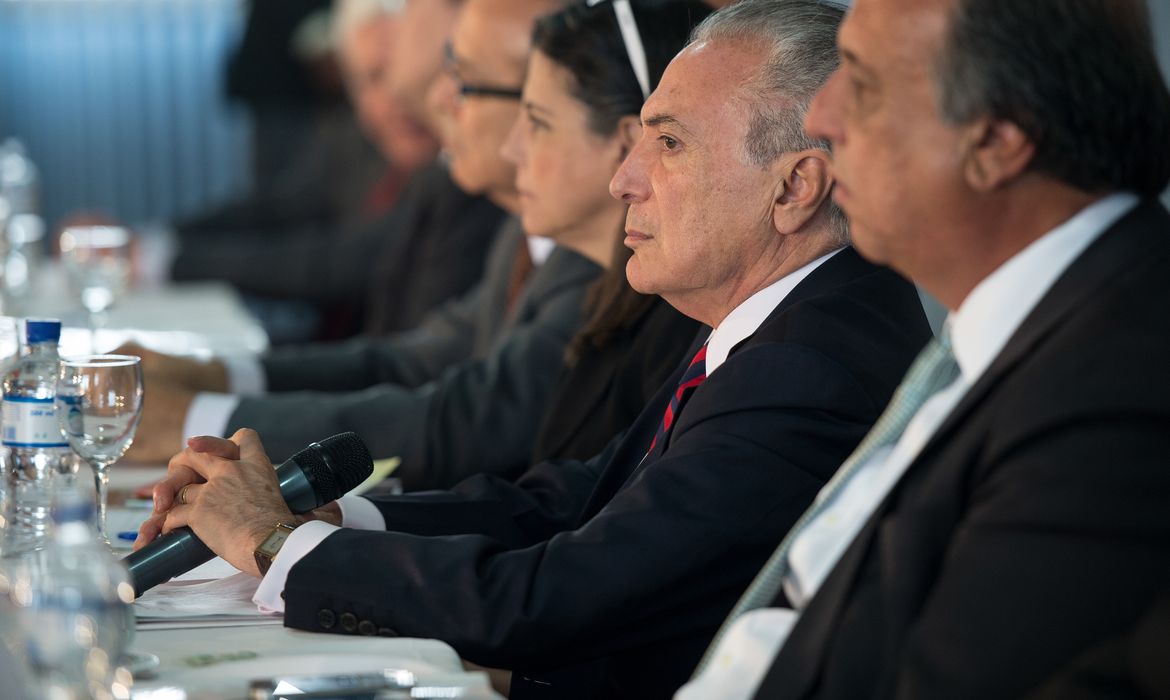 O Conselho Nacional do PMDB se reúne no Hotel Nacional para discutir o papel e a posição do partido na reforma política.  (Marcelo Camargo/Agência Brasil)