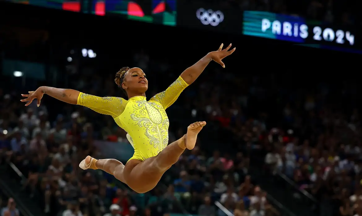 Paris 2024 Olympics - Artistic Gymnastics - Women's All-Around Final - Bercy Arena, Paris, France - August 01, 2024.
Rebeca Andrade of Brazil in action on the Floor Exercise. REUTERS/Hannah Mckay